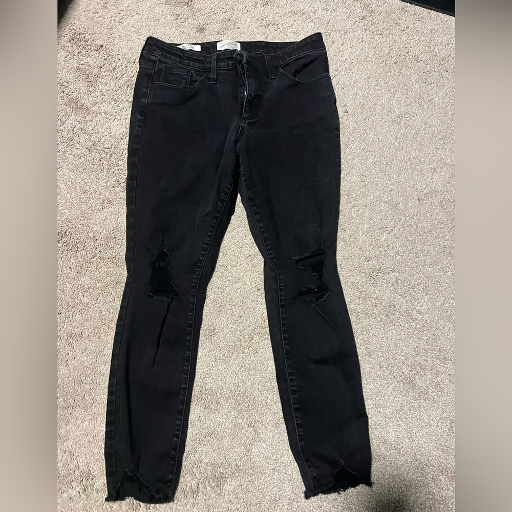 Size 10 distressed black cropped skinny jeans